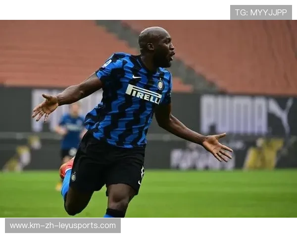 卢卡库力量型突破：在防线缝隙中制造漏洞并传射建功