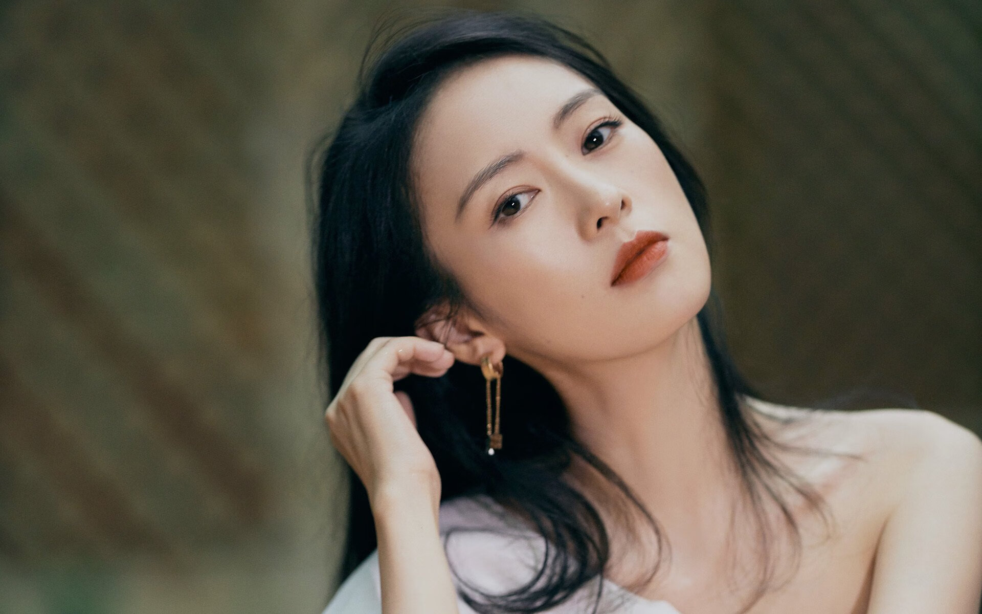 乐鱼体育app下载地址-查默斯赛场表现赢得观众喝彩，查莫斯游泳